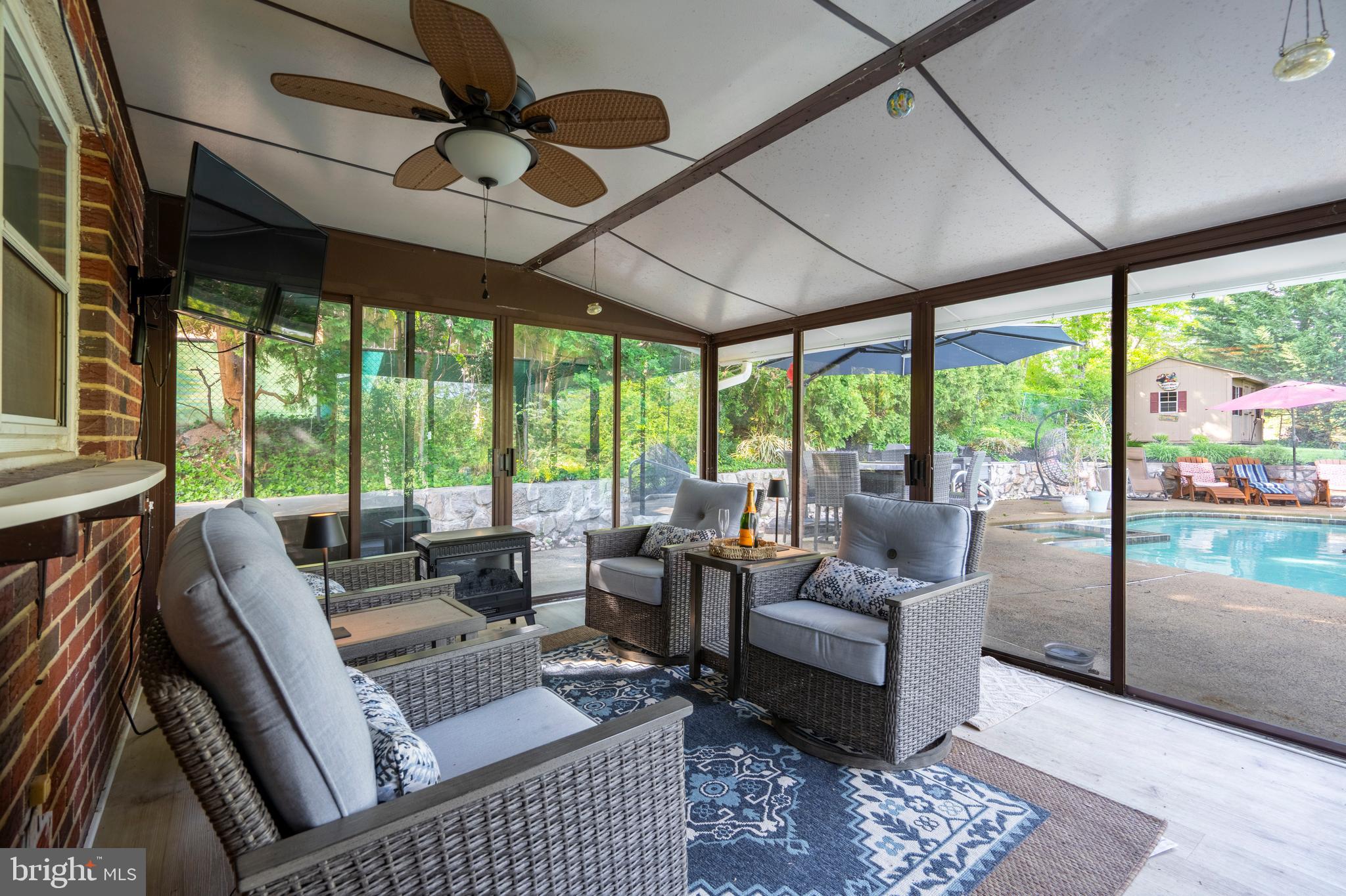 HIDEAWAY HILLS - Residential
