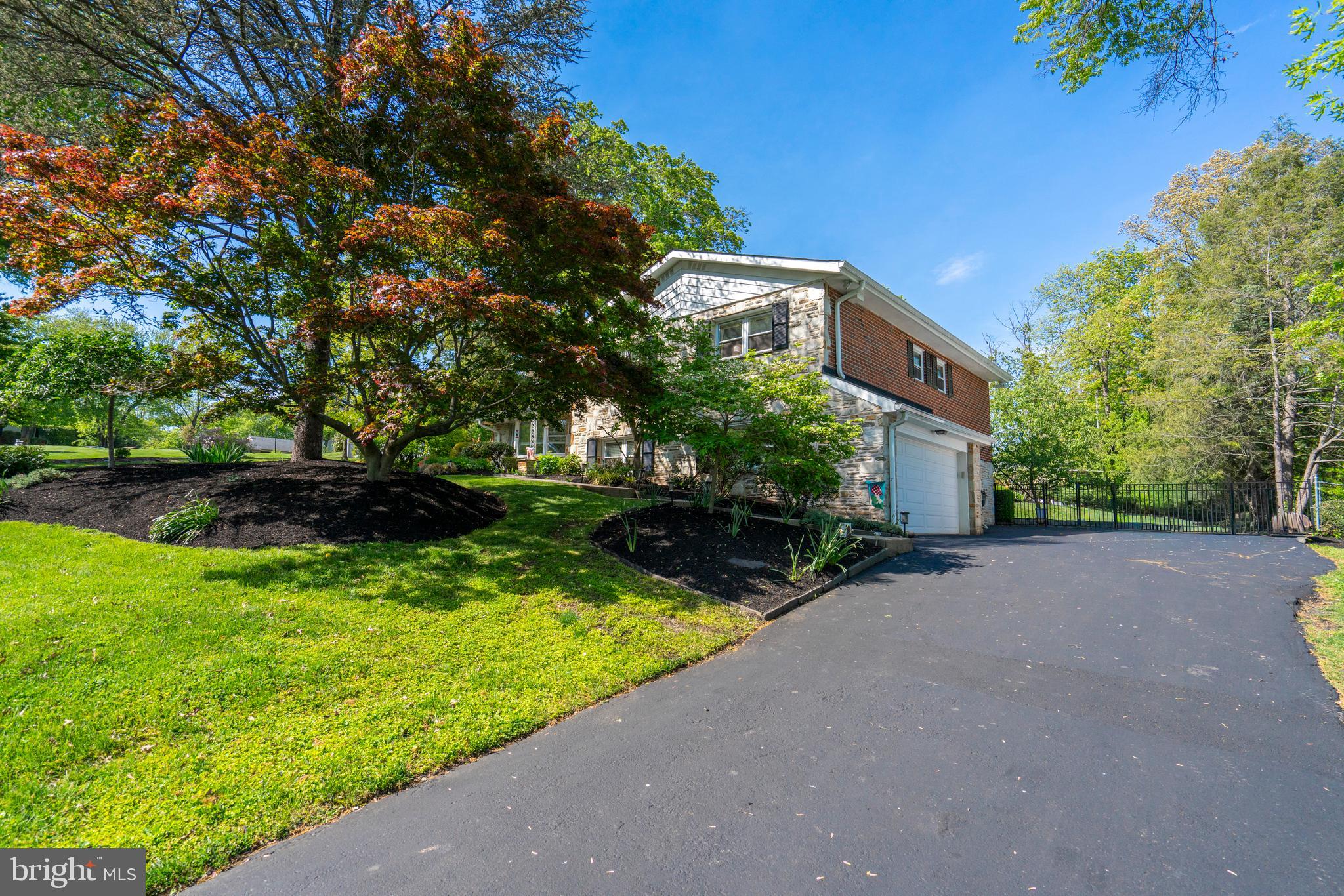 HIDEAWAY HILLS - Residential
