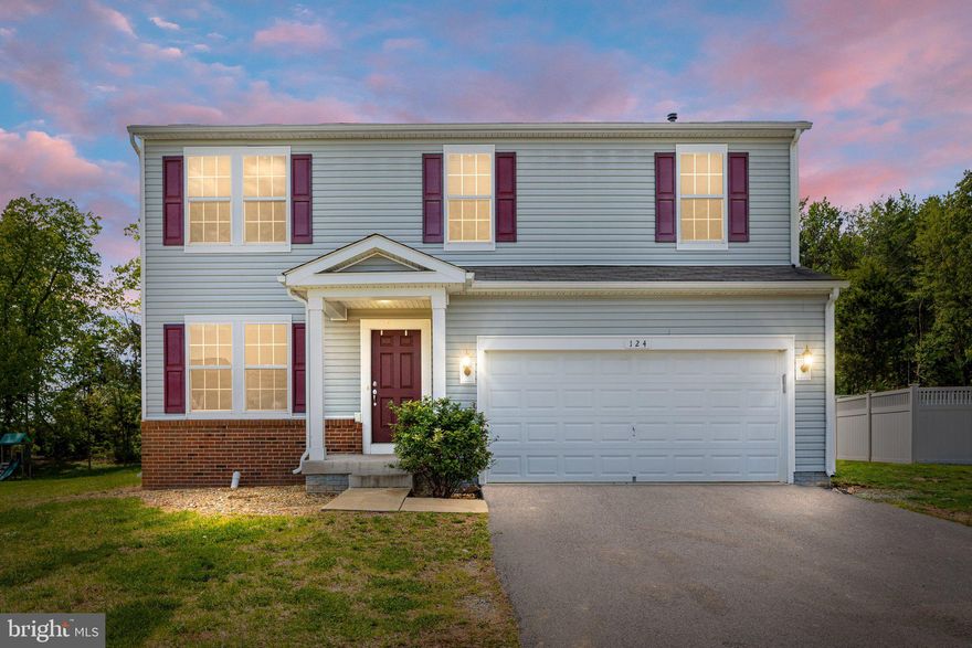 Welcome to this beautiful home in the desirable neighborhood of Stephens City's Southern Hills! This home has a lot to offer being only minutes away from shopping and restaurants as well  to I-81 and I-66 while still maintaining that quiet neighborhood charm. This property offers a lovely backyard retreat overlooking a pasture. The spacious bedrooms, loft, main floor office, and location make this a great place to call home!
*UPDATE* All offers due Monday March 3, 2025 by 5pm