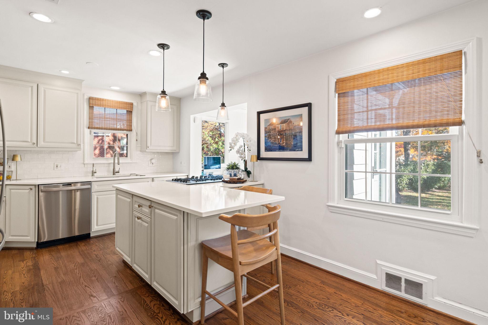 WOODACRES - Residential