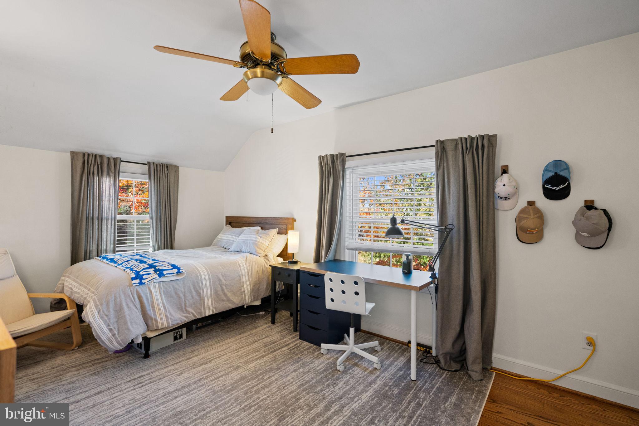 WOODACRES - Residential