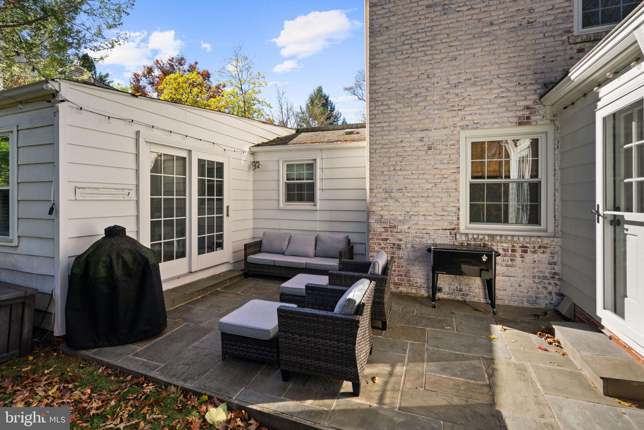 WOODACRES - Residential