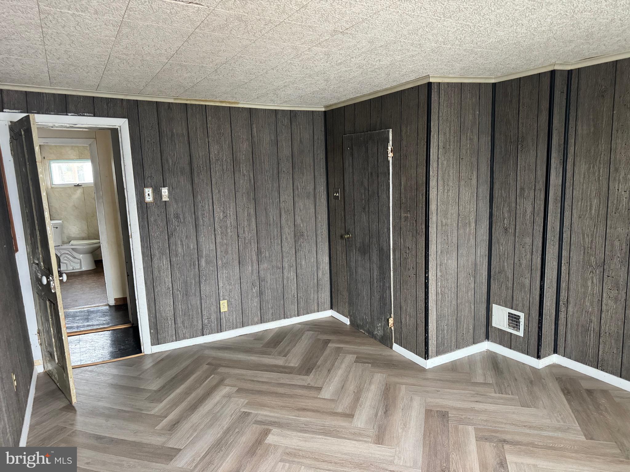 ASHLAND - Residential