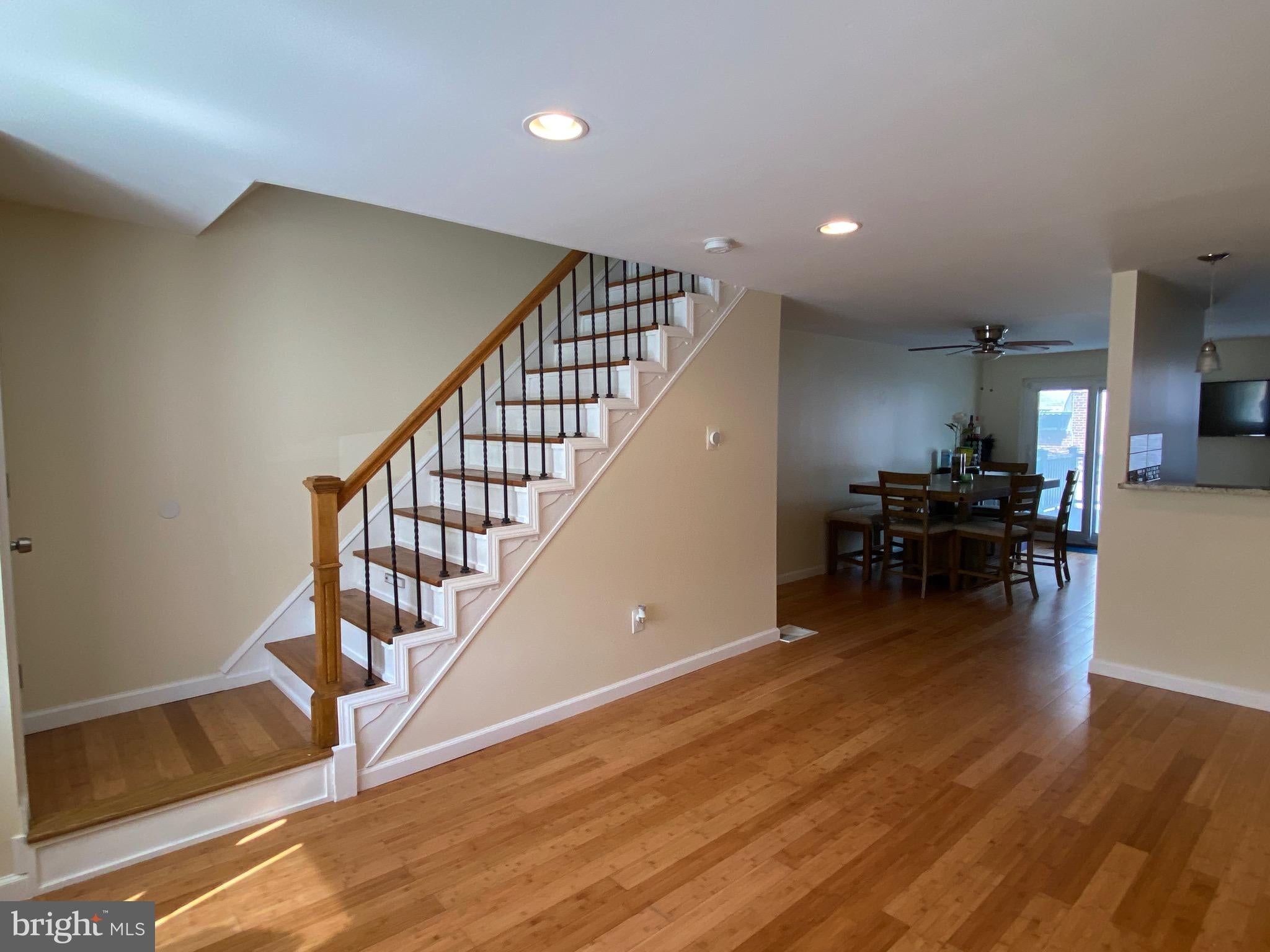 7305 WOODBINE AVENUE