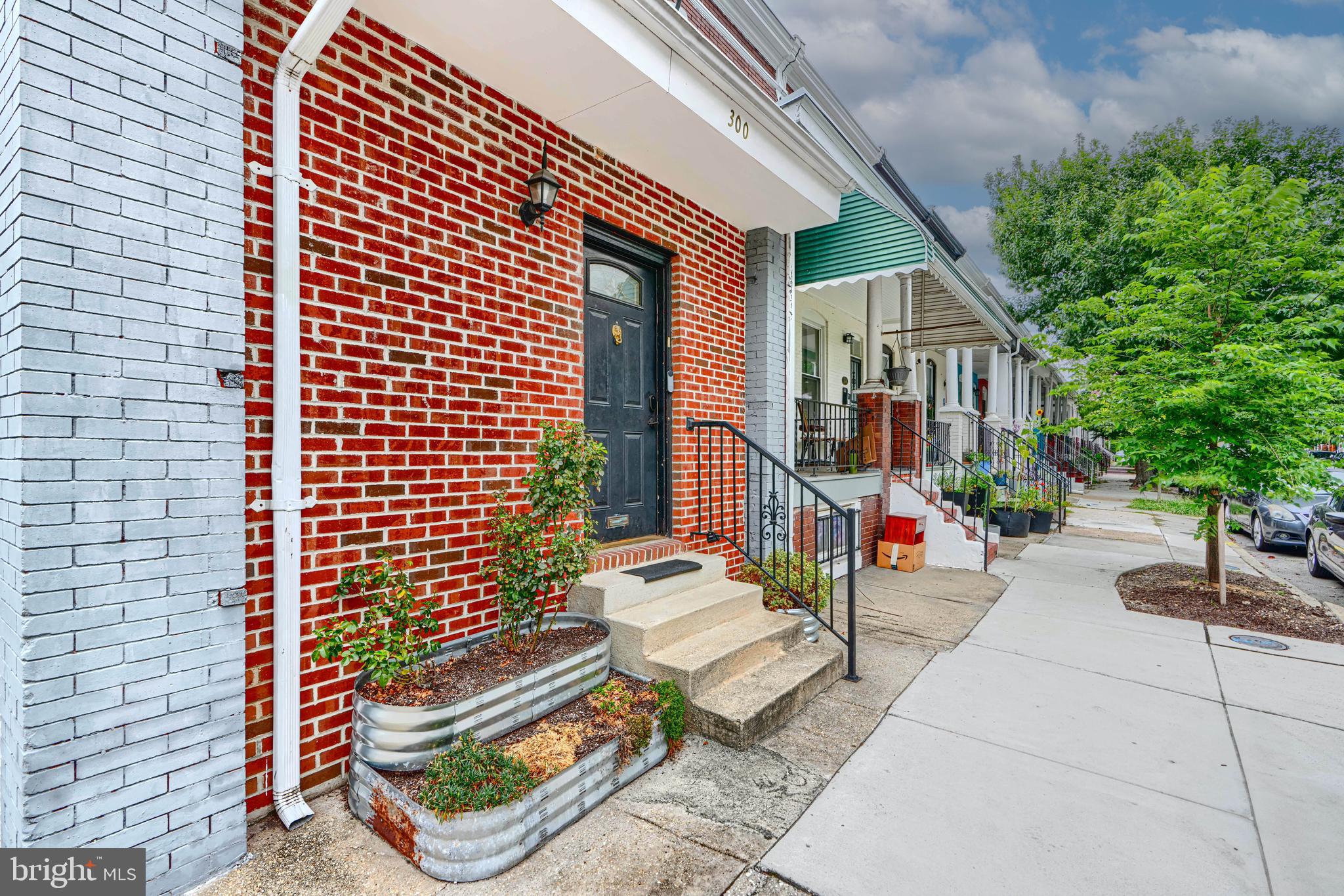 300 E 27TH STREET