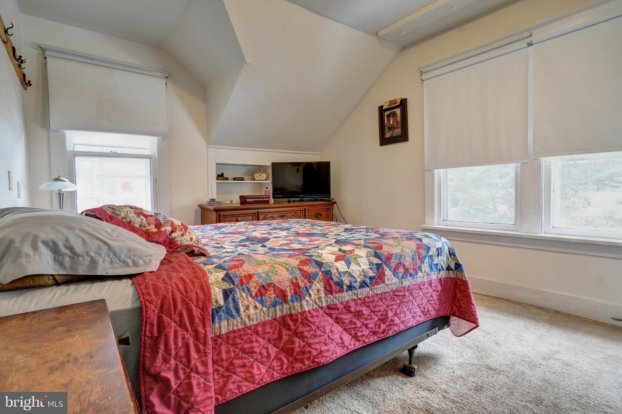 MEADOWS AT VALLEYFRG - Residential