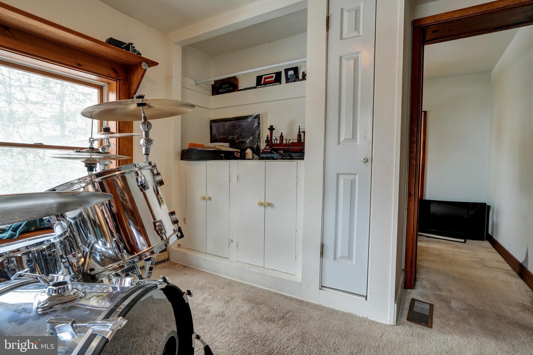 MEADOWS AT VALLEYFRG - Residential