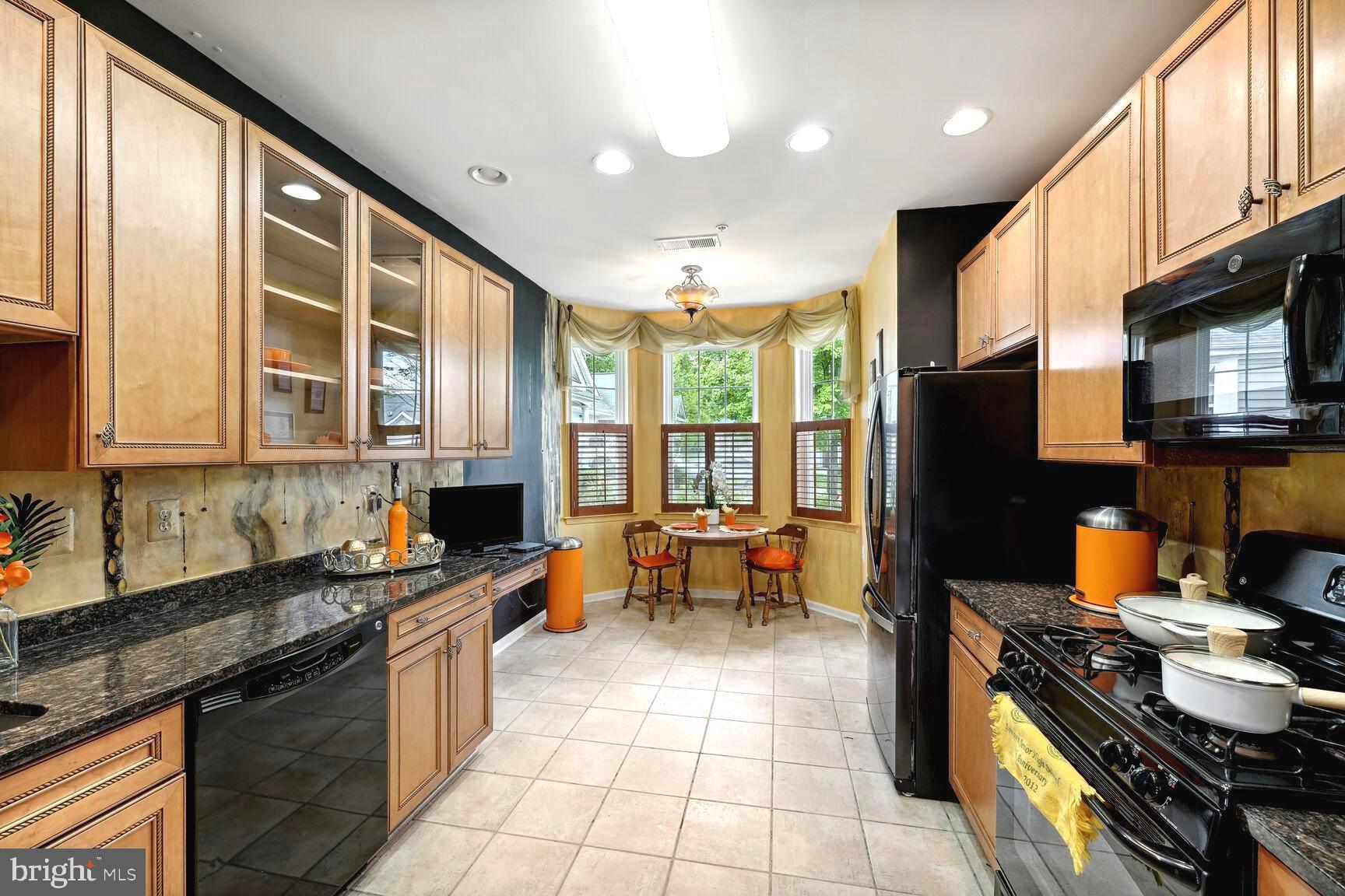 CAMERON GROVE CONDO VIII - Residential