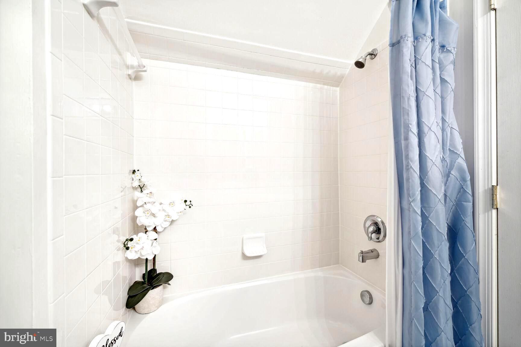 CAMERON GROVE CONDO VIII - Residential