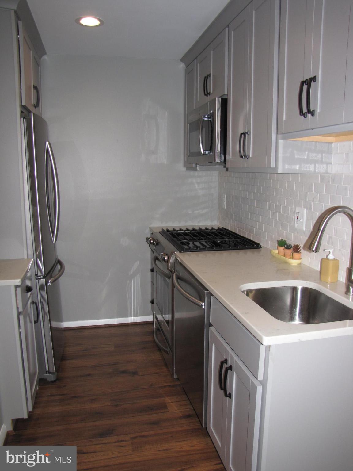 PARK TERRACE - Residential Lease