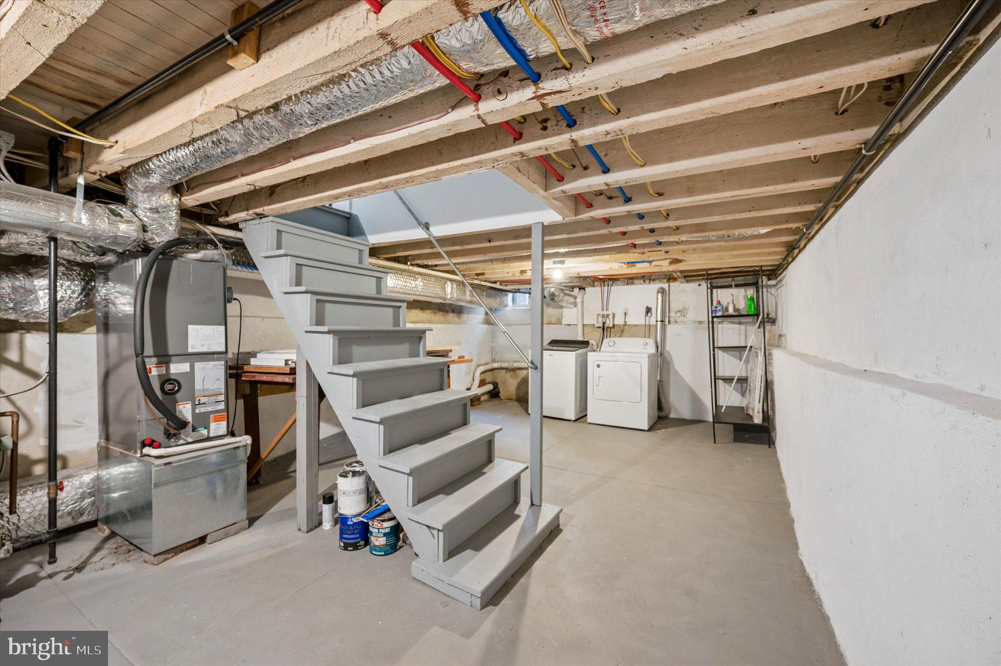 718 E THOMPSON STREET