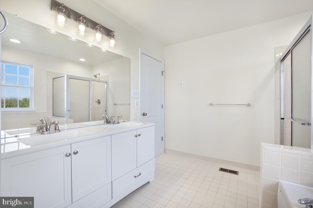 CLOVER RIDGE - Residential