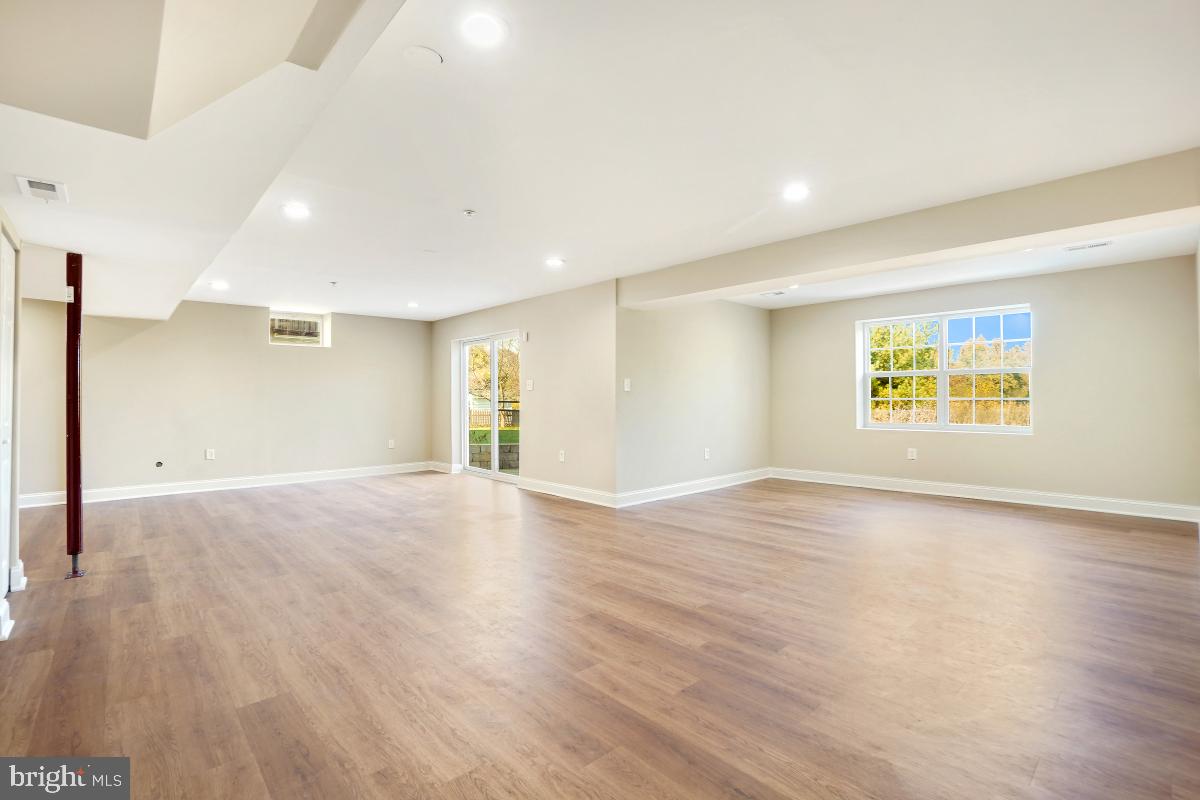 CLOVER RIDGE - Residential