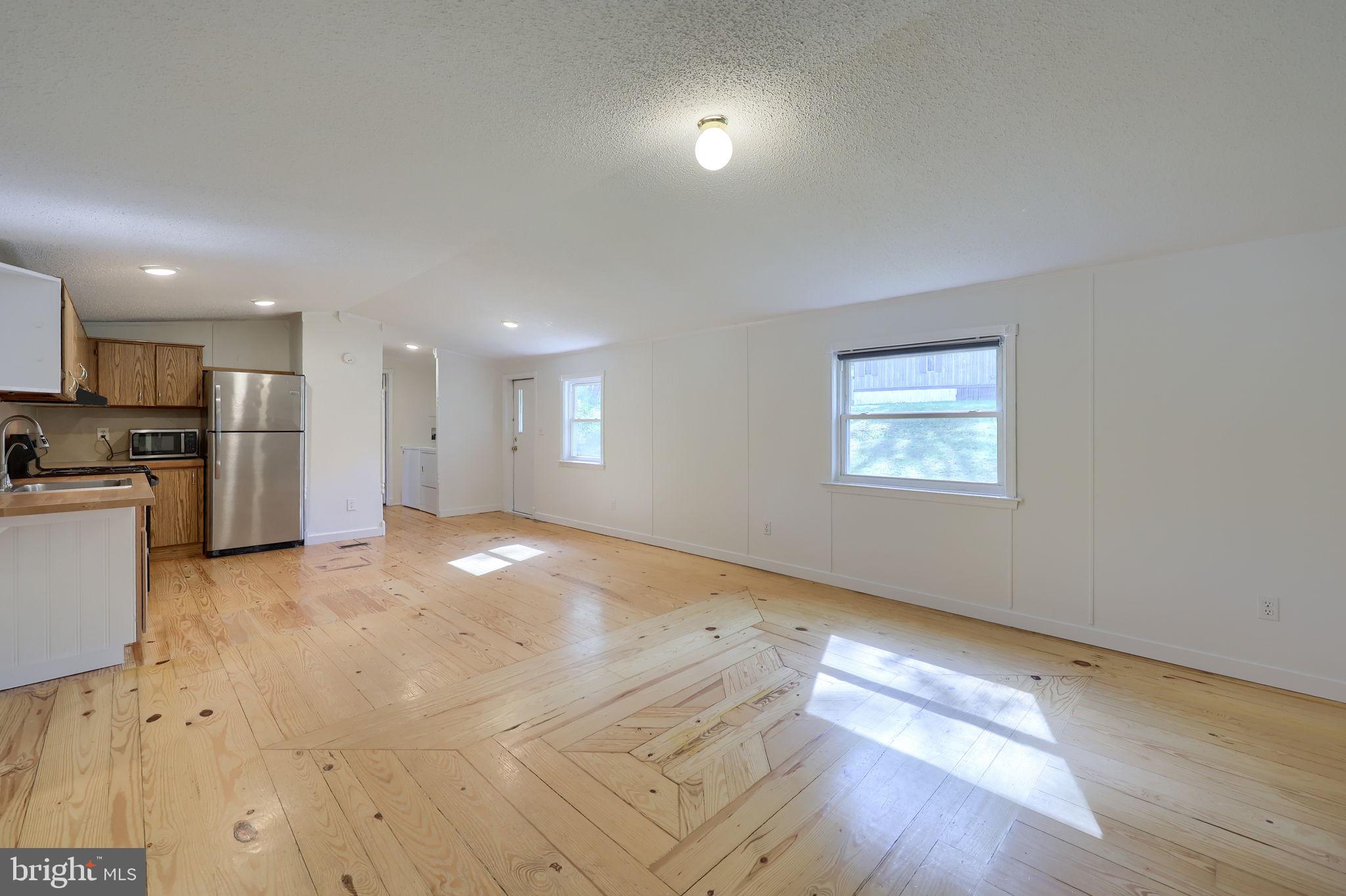 RESTLESS OAKS VILLAGE MHP - Residential