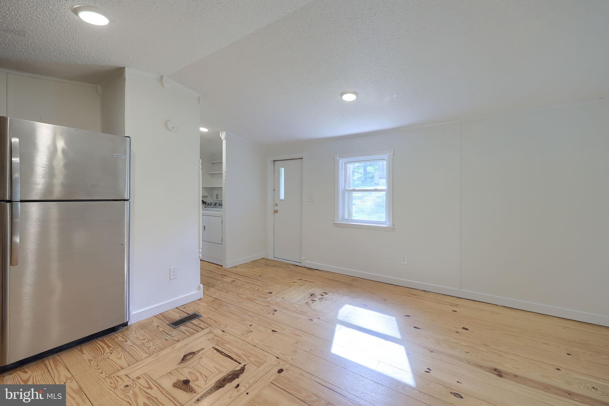 RESTLESS OAKS VILLAGE MHP - Residential