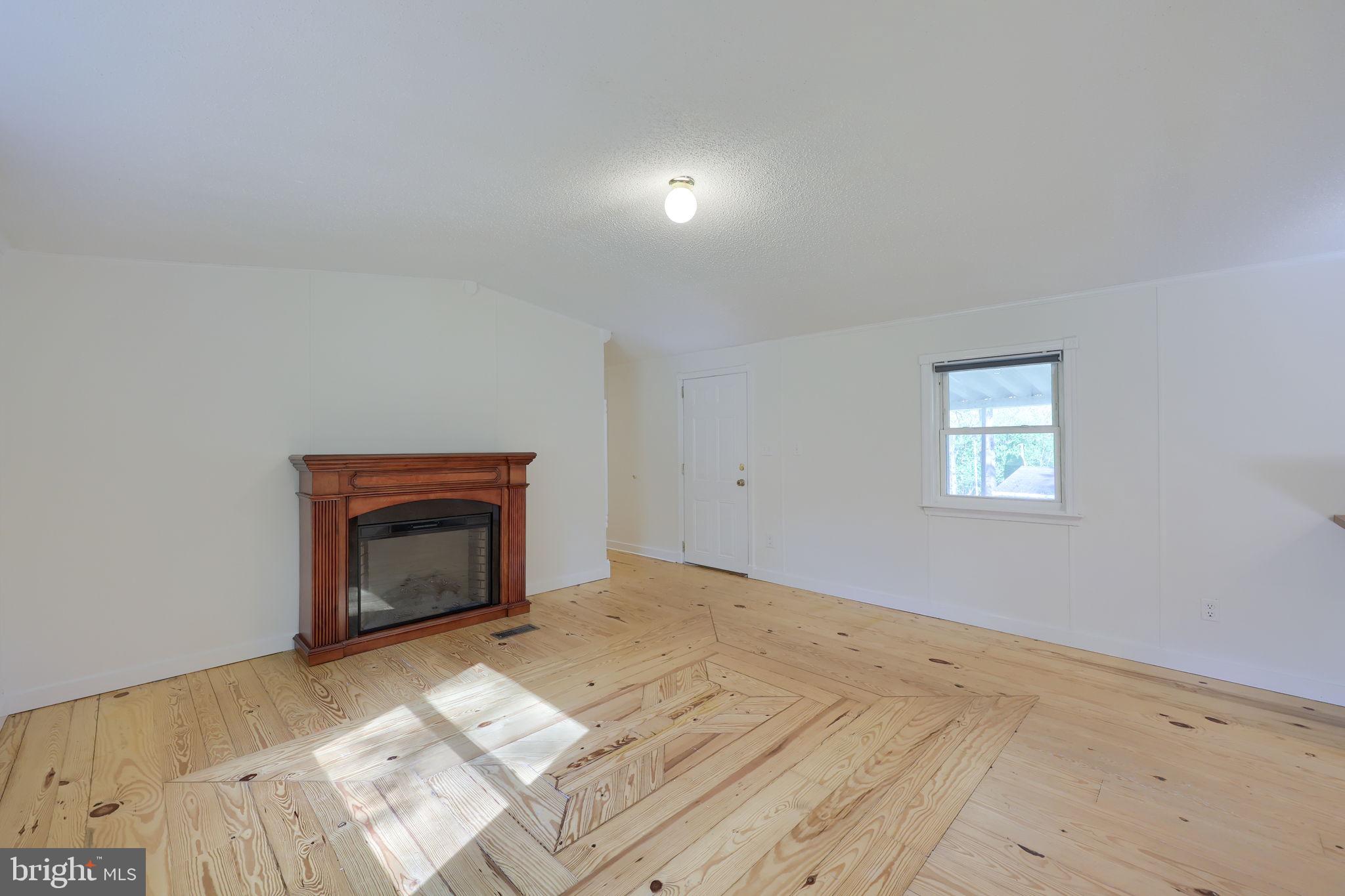 RESTLESS OAKS VILLAGE MHP - Residential