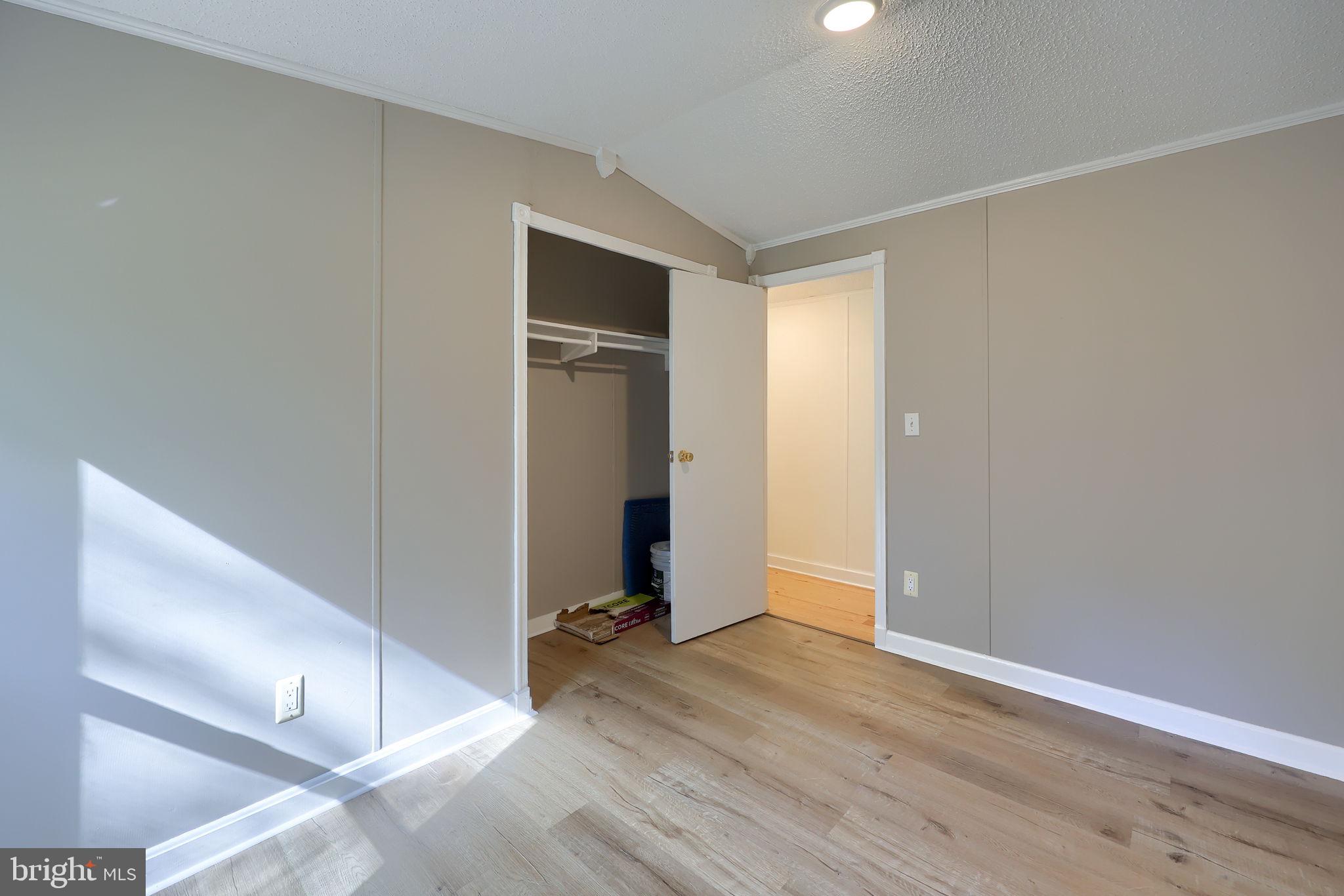 RESTLESS OAKS VILLAGE MHP - Residential