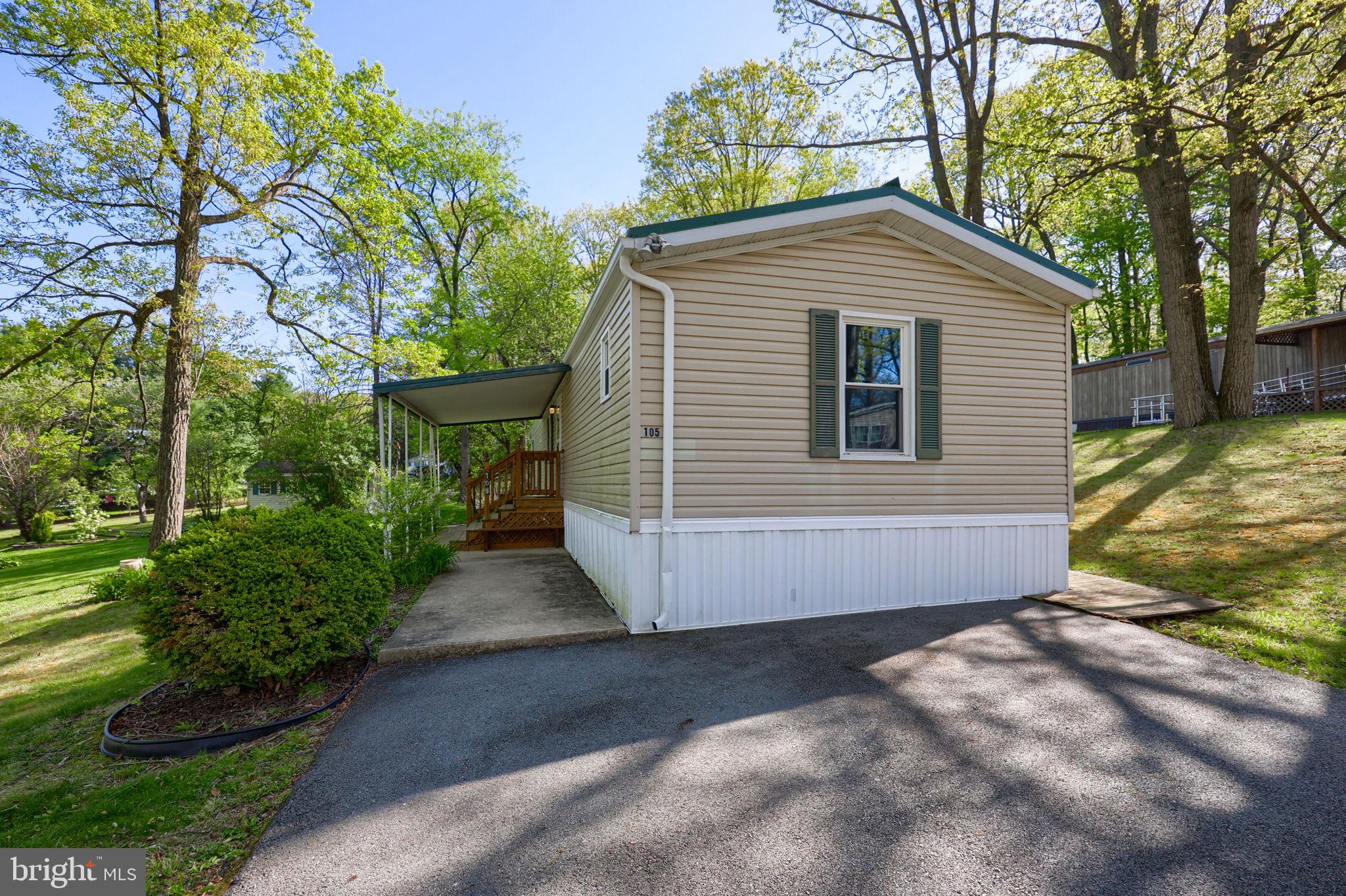 RESTLESS OAKS VILLAGE MHP - Residential