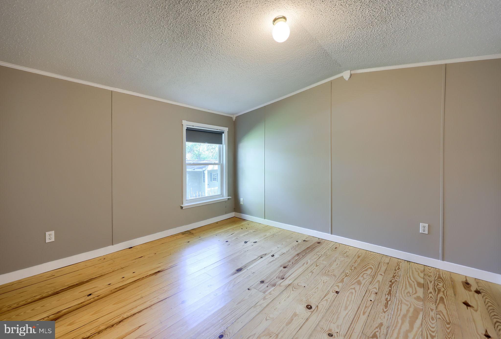 RESTLESS OAKS VILLAGE MHP - Residential