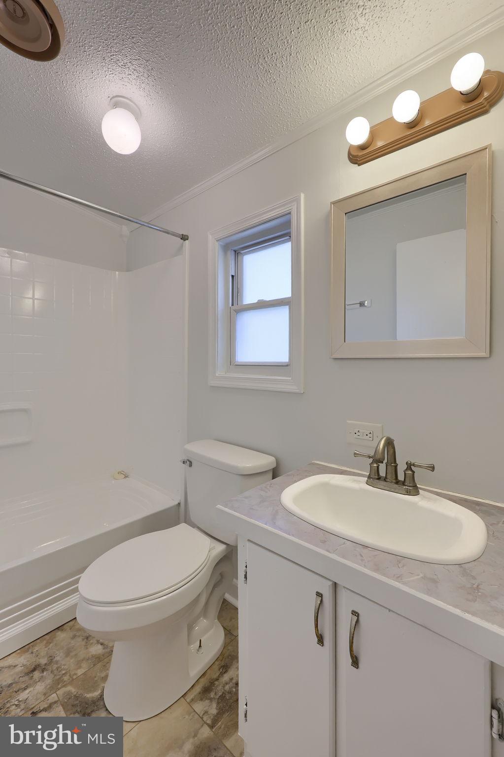 RESTLESS OAKS VILLAGE MHP - Residential