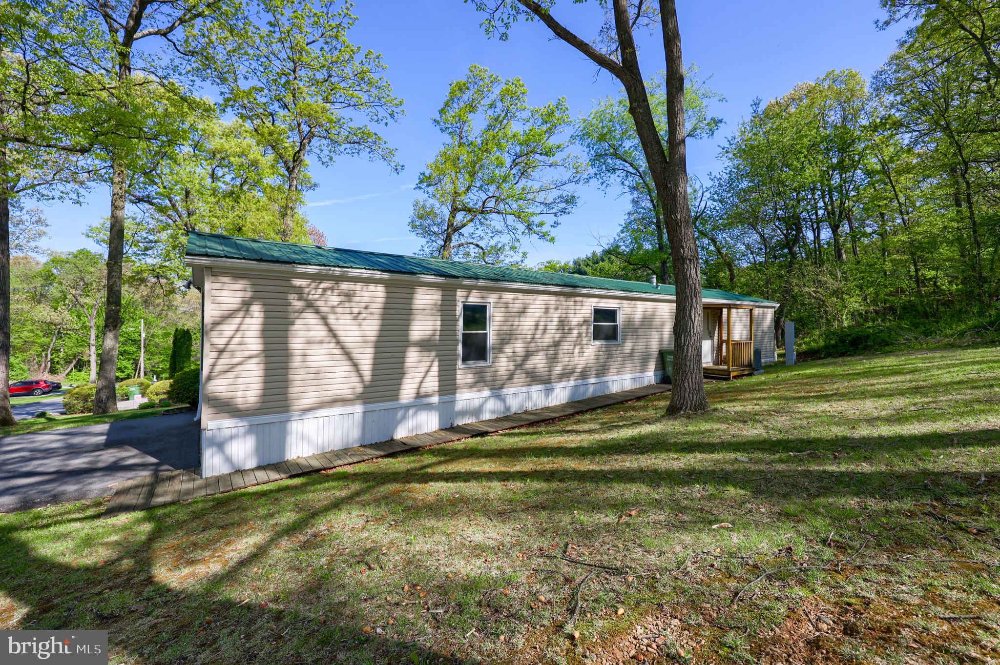 RESTLESS OAKS VILLAGE MHP - Residential