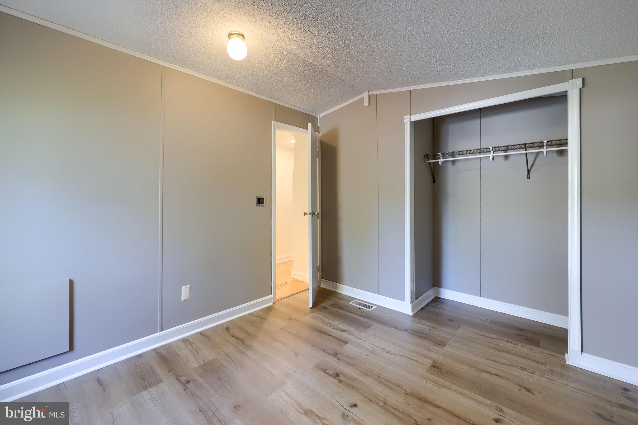 RESTLESS OAKS VILLAGE MHP - Residential
