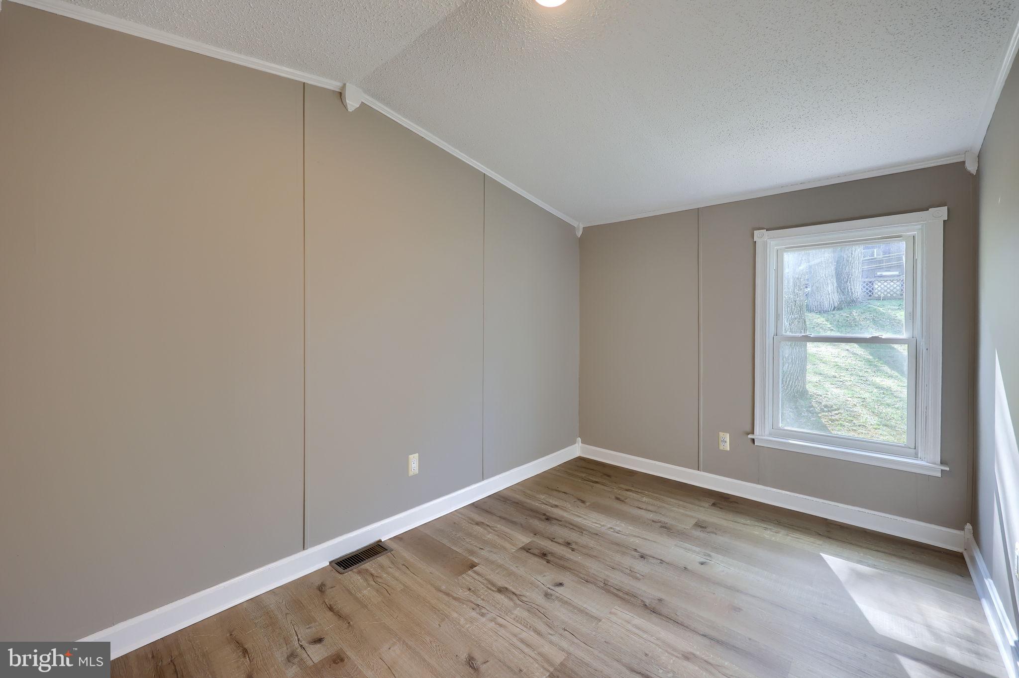 RESTLESS OAKS VILLAGE MHP - Residential