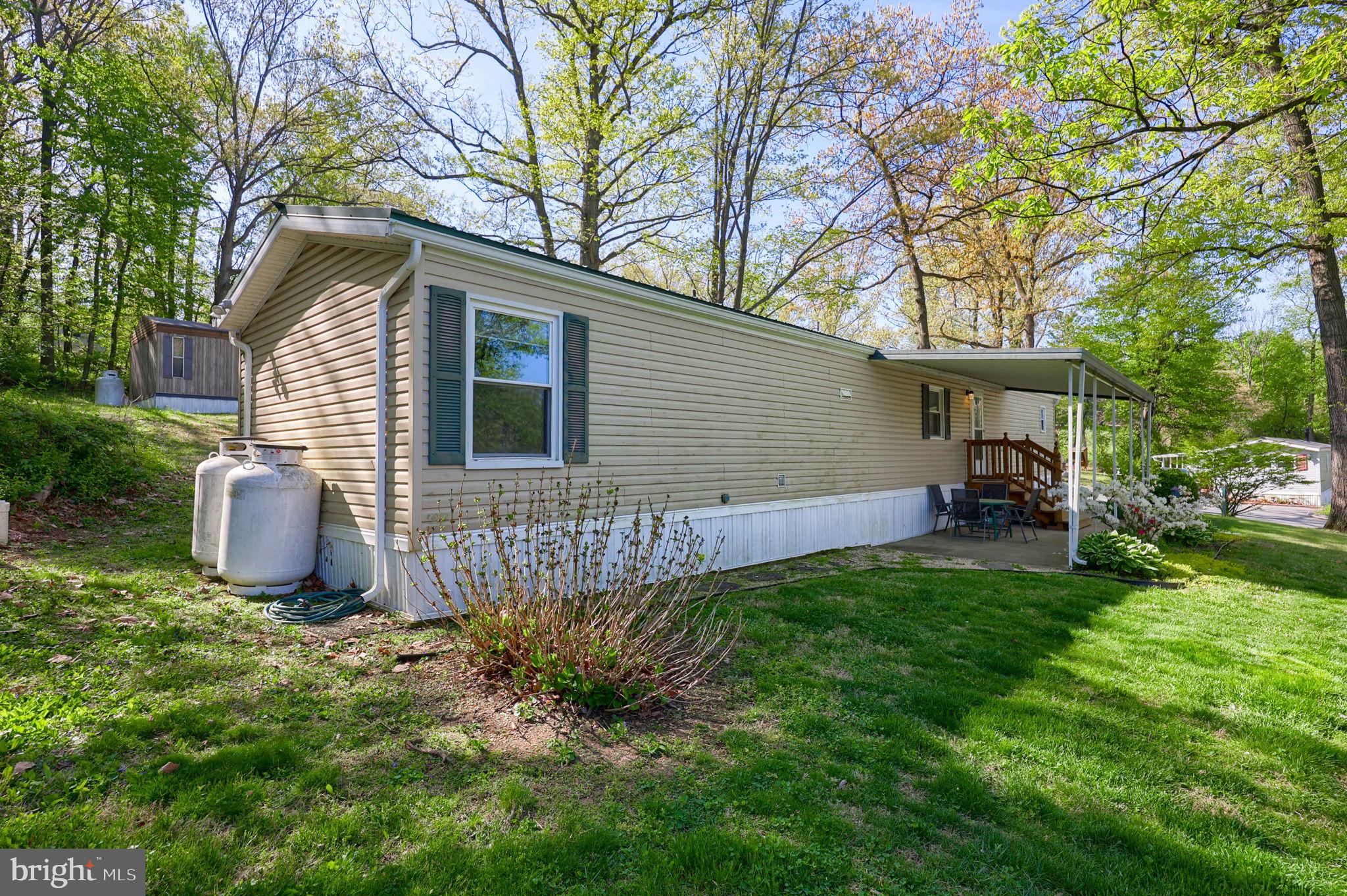 RESTLESS OAKS VILLAGE MHP - Residential