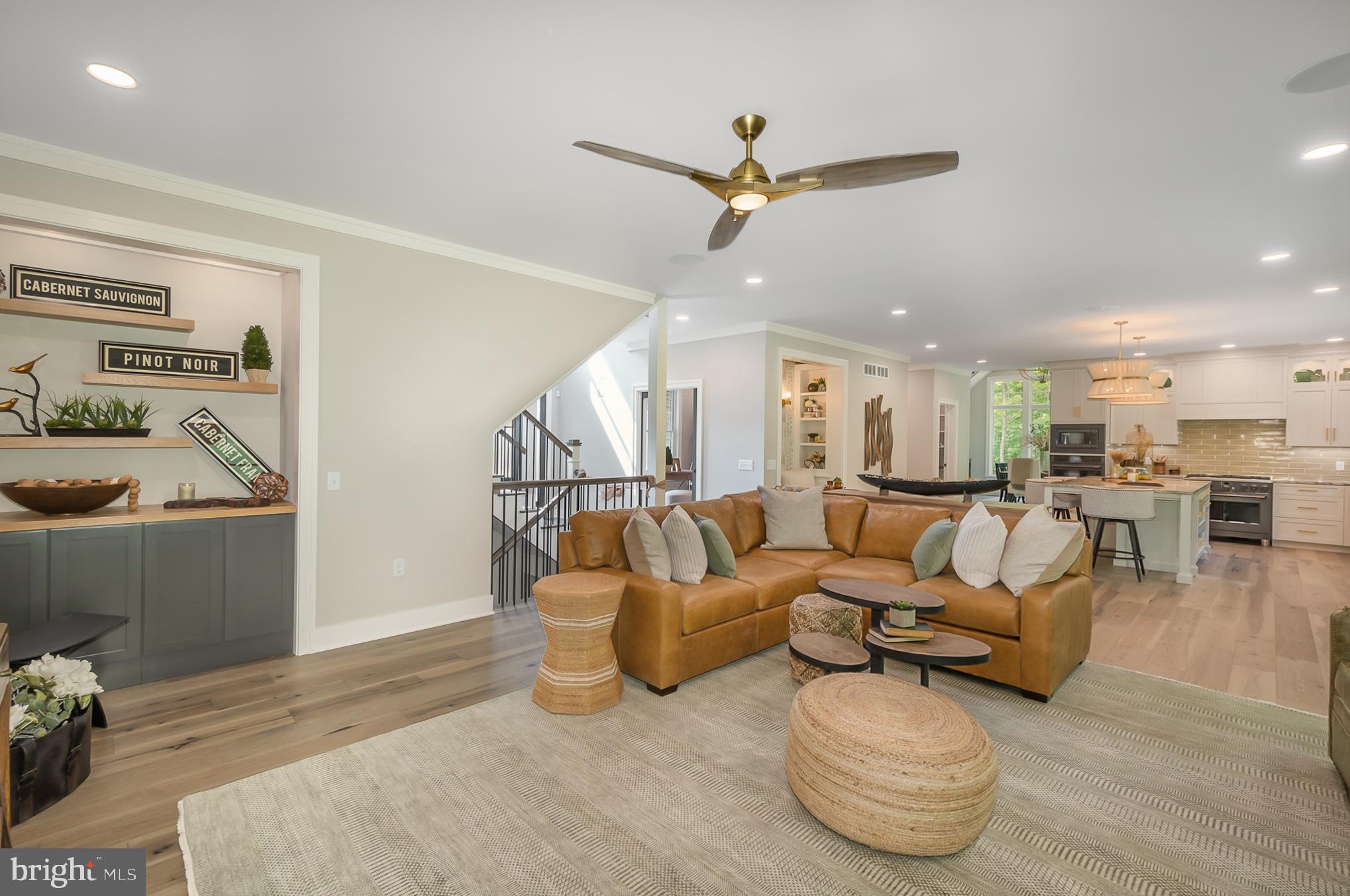 AUTUMN OAKS - Residential