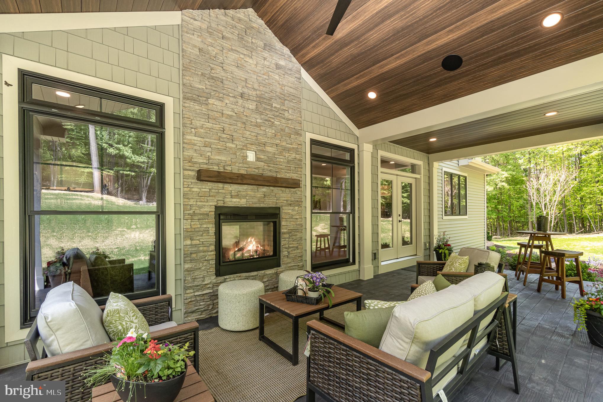 AUTUMN OAKS - Residential