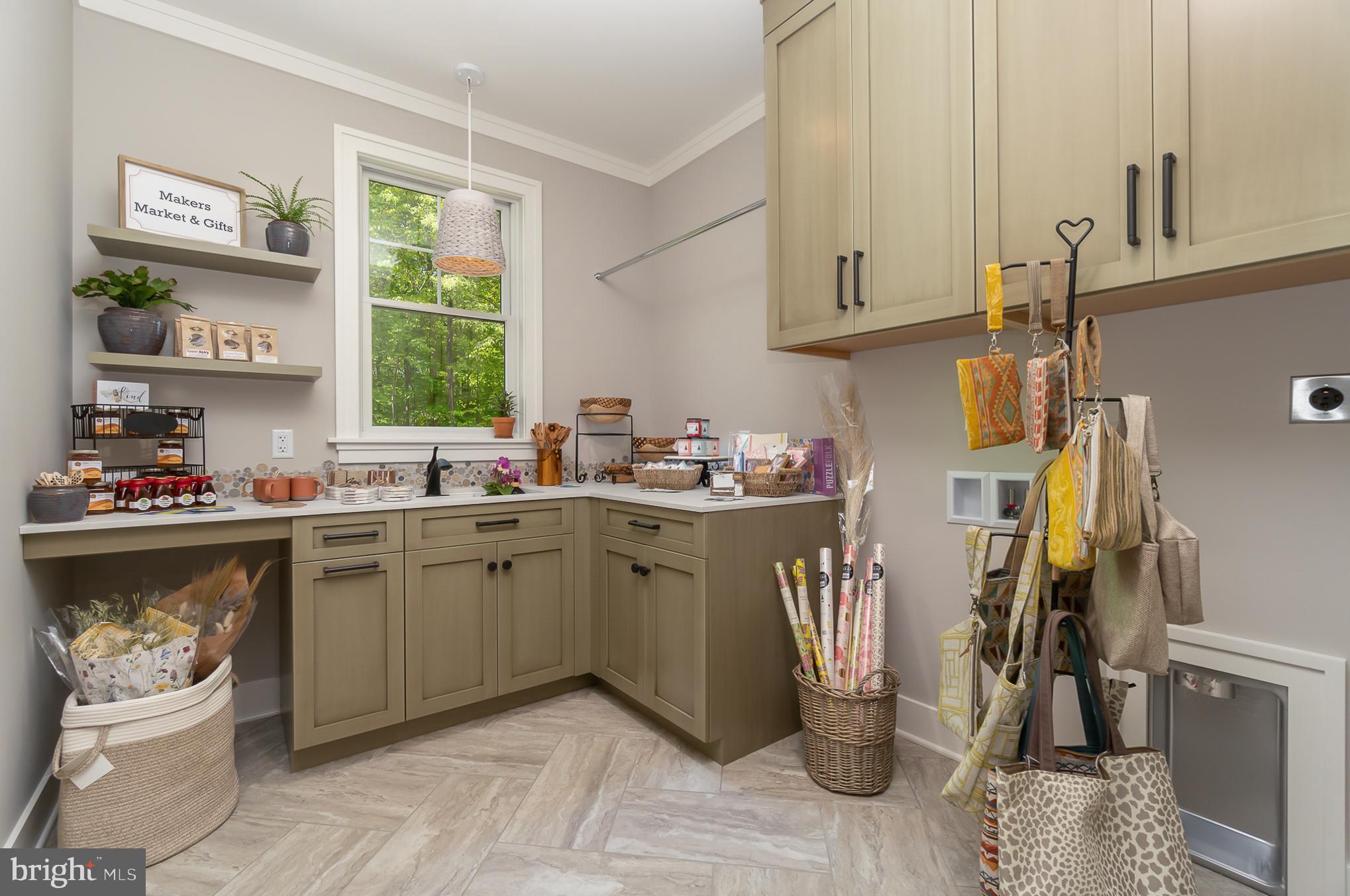 AUTUMN OAKS - Residential