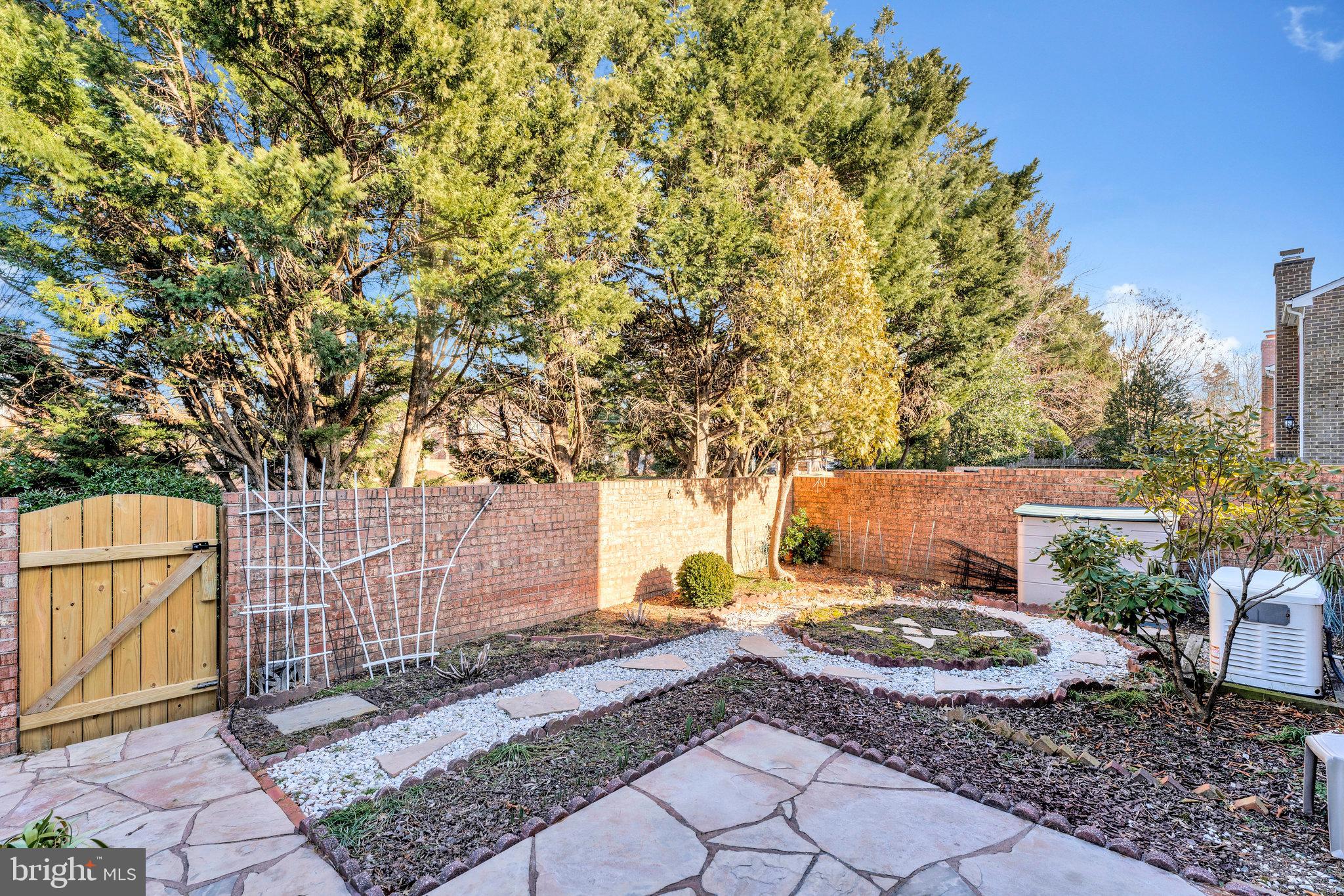 HALLCREST HEIGHTS - Residential