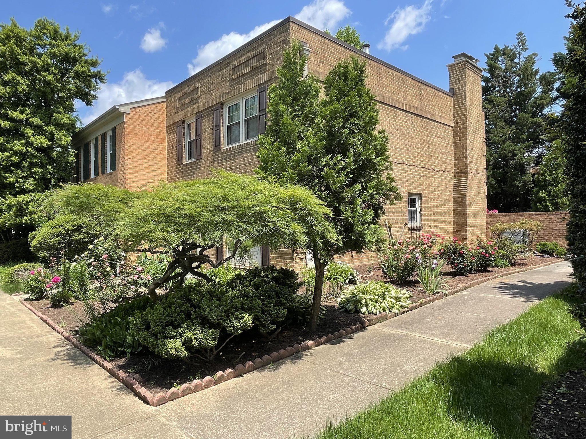 HALLCREST HEIGHTS - Residential