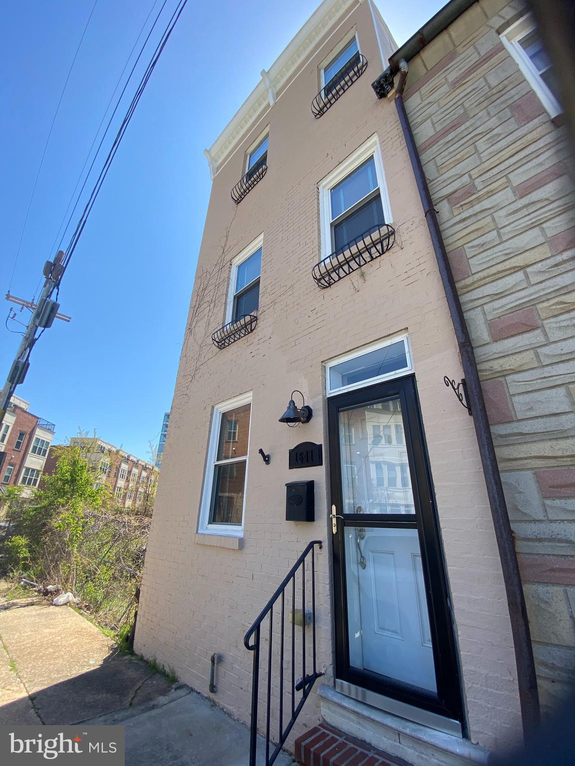 LOCUST POINT - Residential Lease