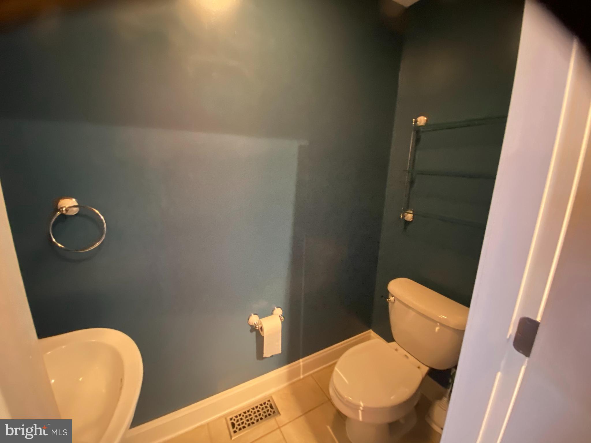 LOCUST POINT - Residential Lease