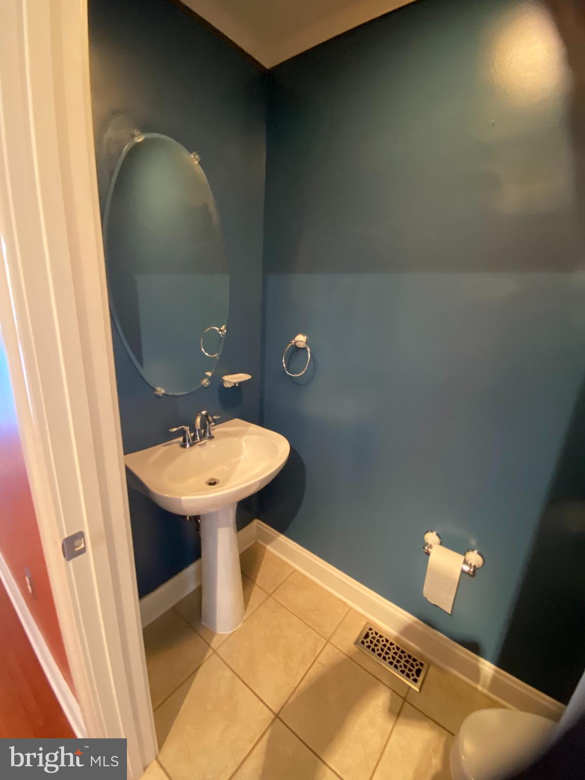 LOCUST POINT - Residential Lease