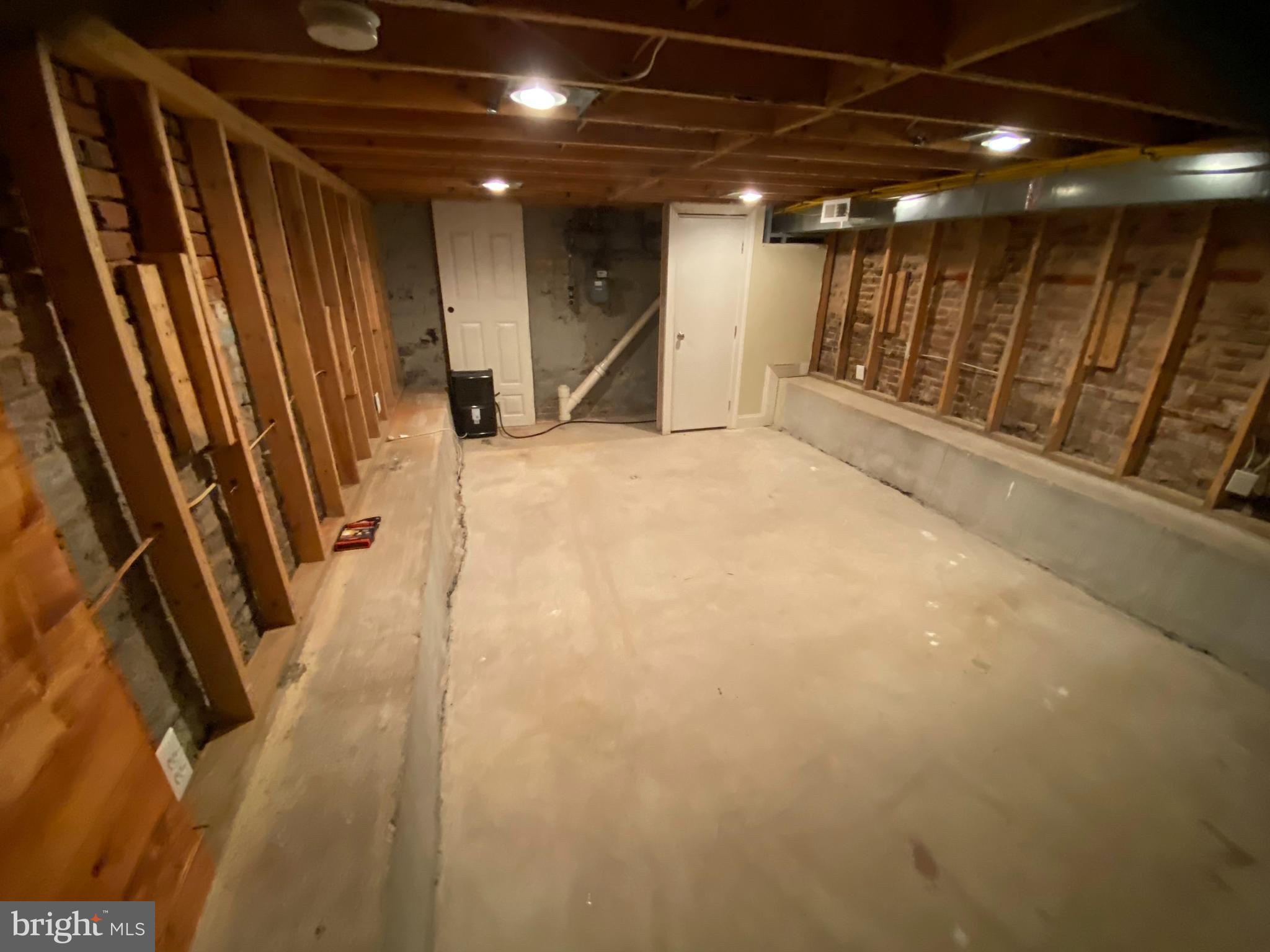 LOCUST POINT - Residential Lease