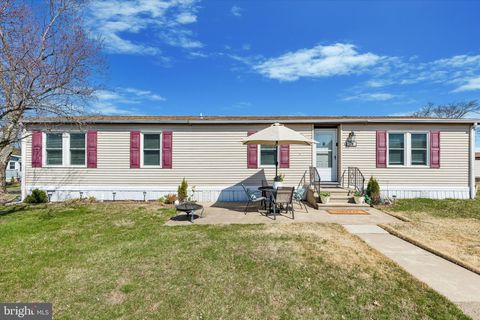 74 LONGWOOD PLACE NORTH WALES PA 19454