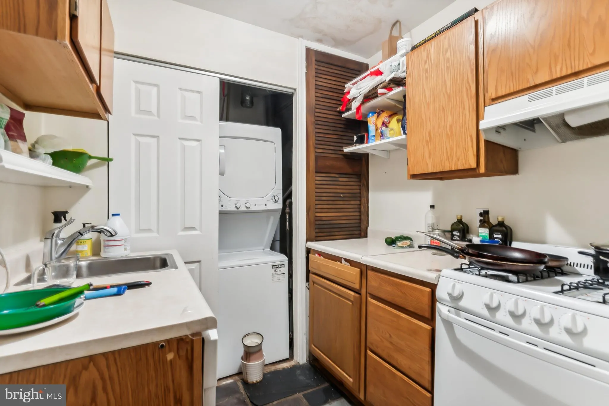 Philadelphia, Pennsylvania 19103, United States, 4 Bedrooms Bedrooms, ,Residential,Active,8839