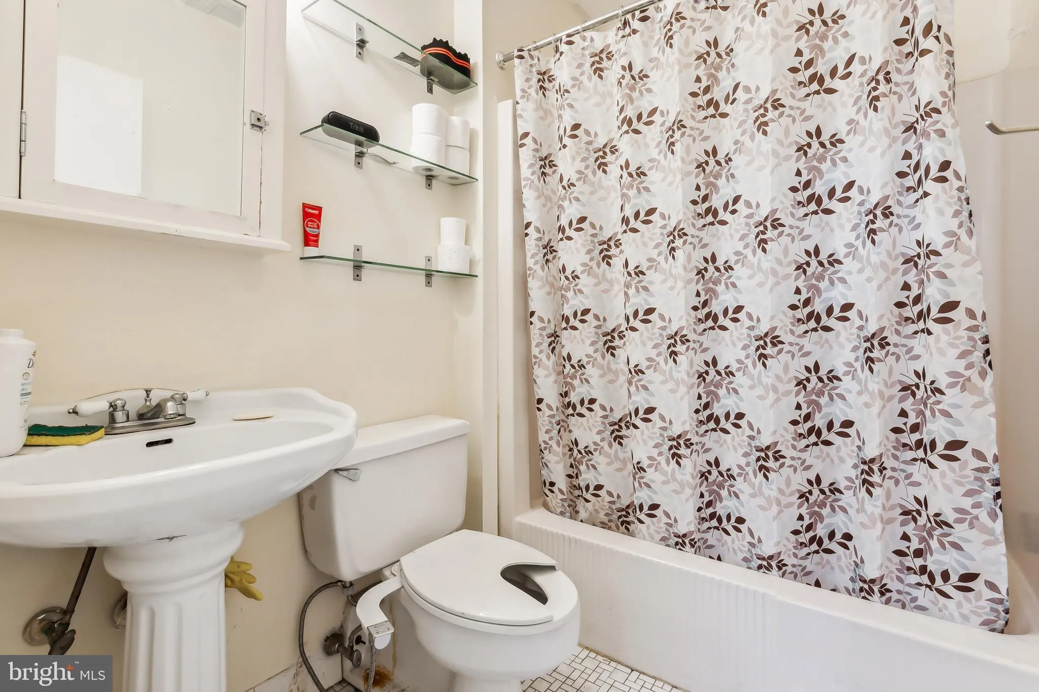 Philadelphia, Pennsylvania 19103, United States, 4 Bedrooms Bedrooms, ,Residential,Active,8839
