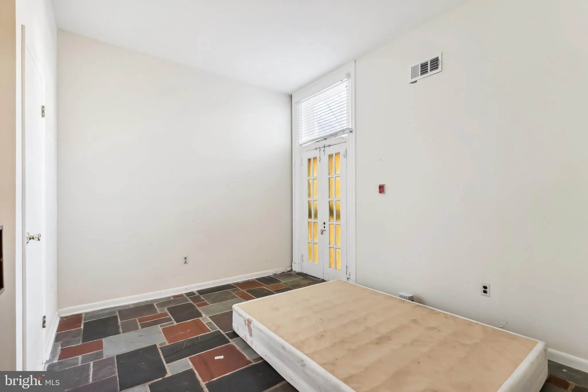 Philadelphia, Pennsylvania 19103, United States, 4 Bedrooms Bedrooms, ,Residential,Active,8839