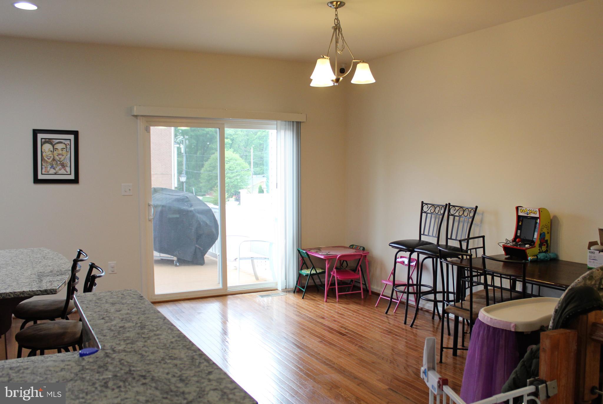 GOVERNORS ROW - Residential