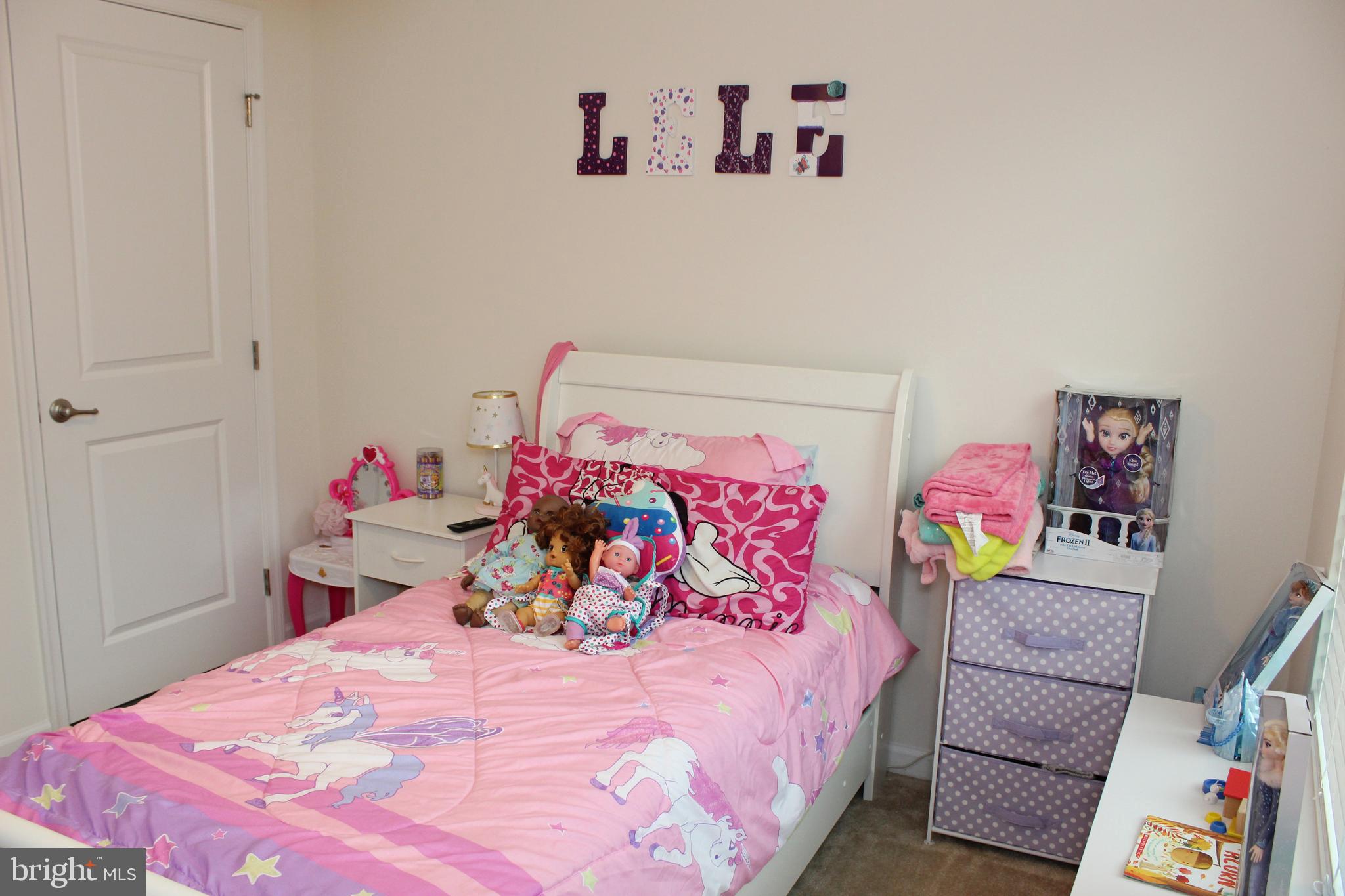 GOVERNORS ROW - Residential