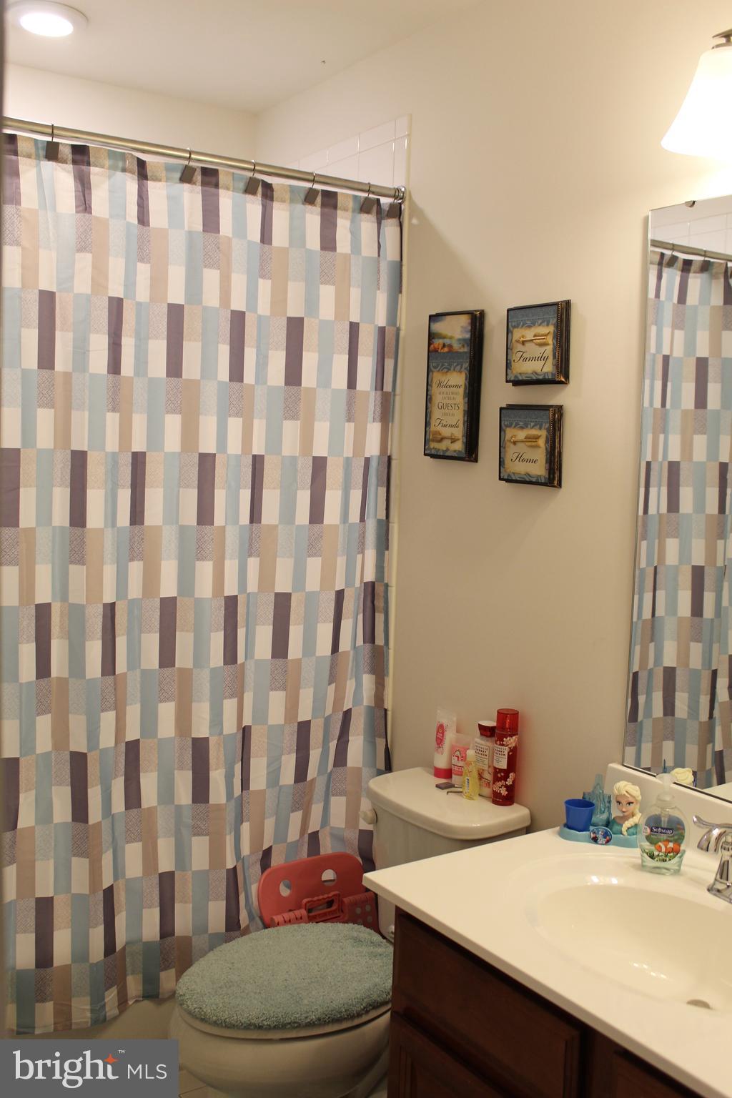 GOVERNORS ROW - Residential