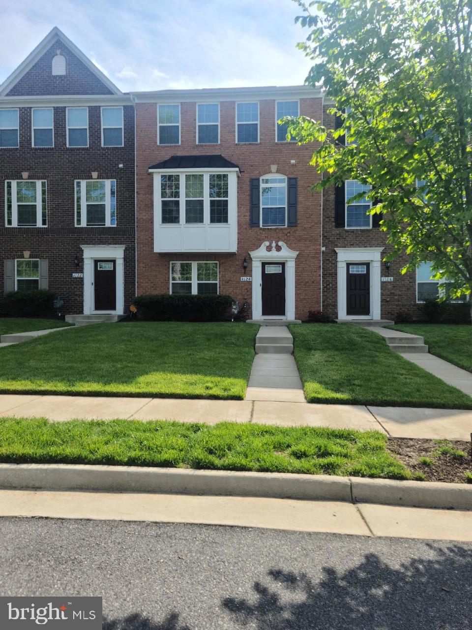 GOVERNORS ROW - Residential