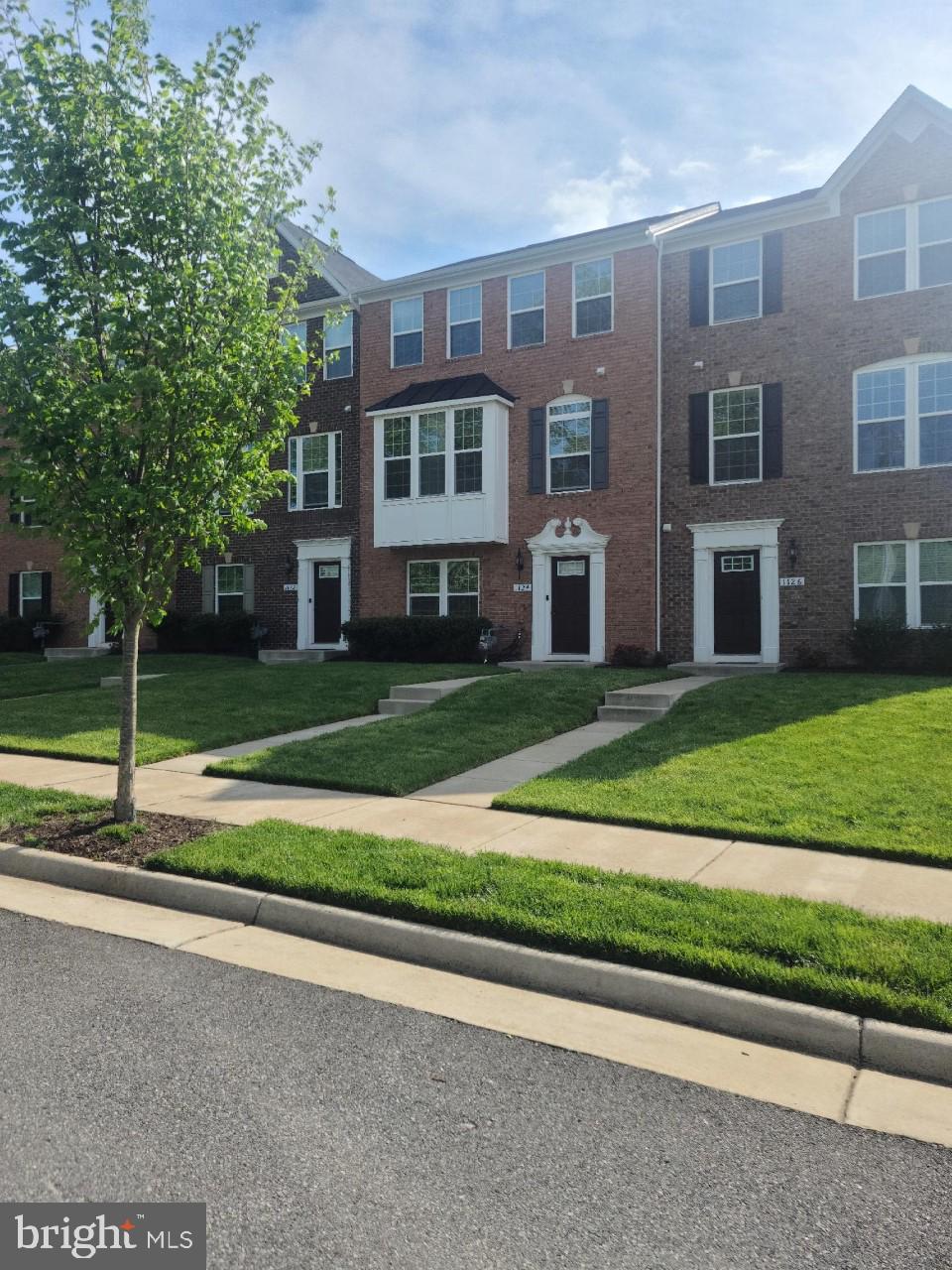 GOVERNORS ROW - Residential