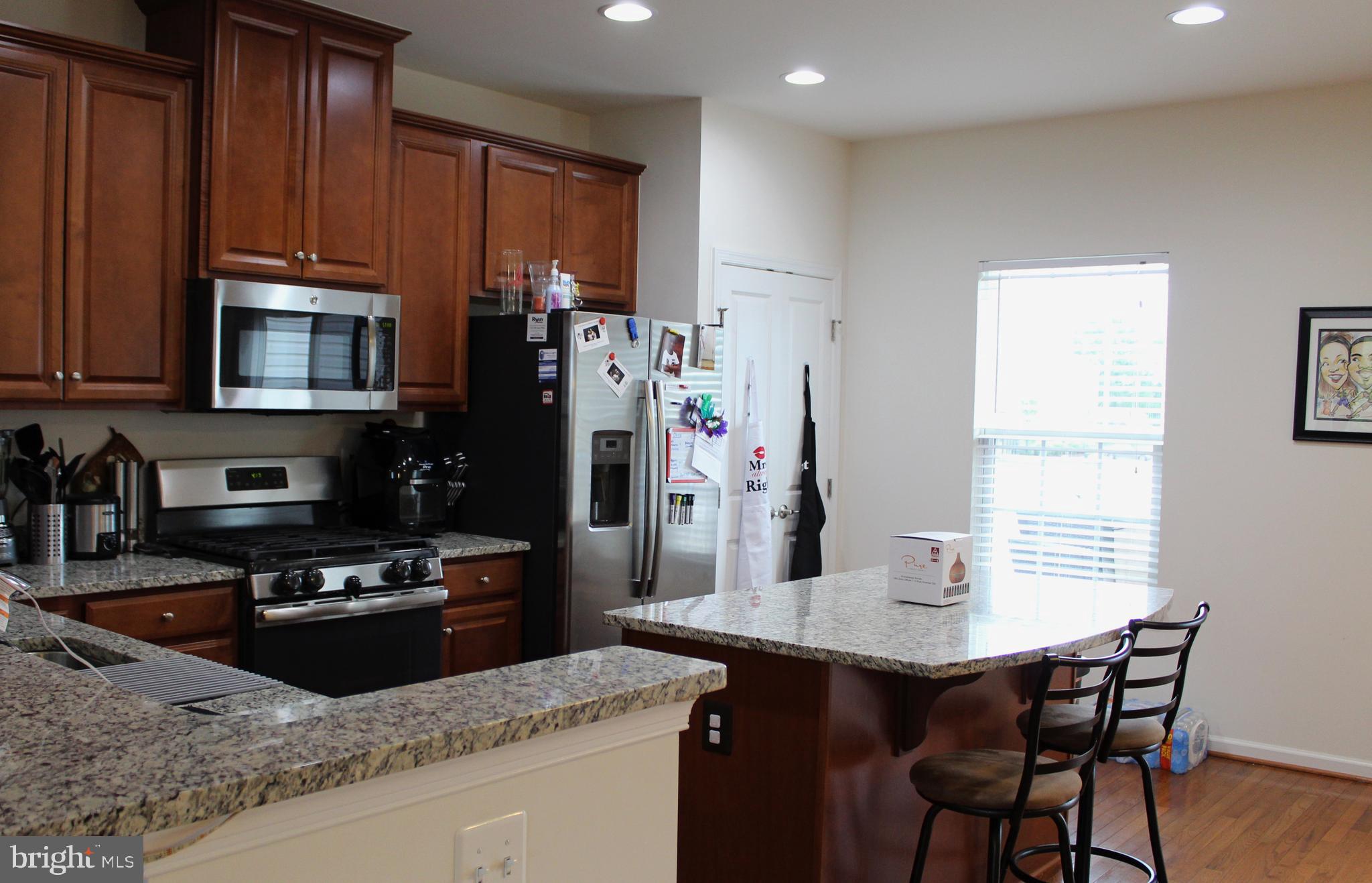 GOVERNORS ROW - Residential