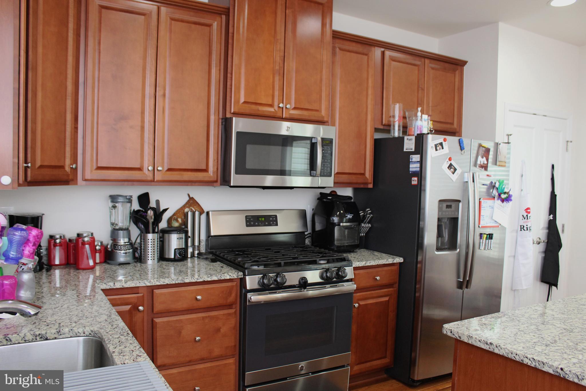 GOVERNORS ROW - Residential