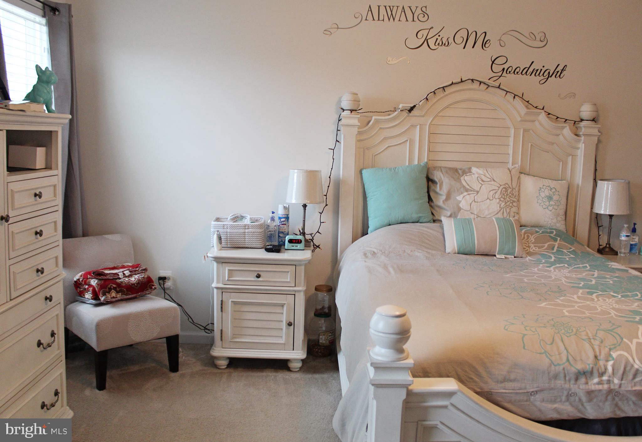 GOVERNORS ROW - Residential