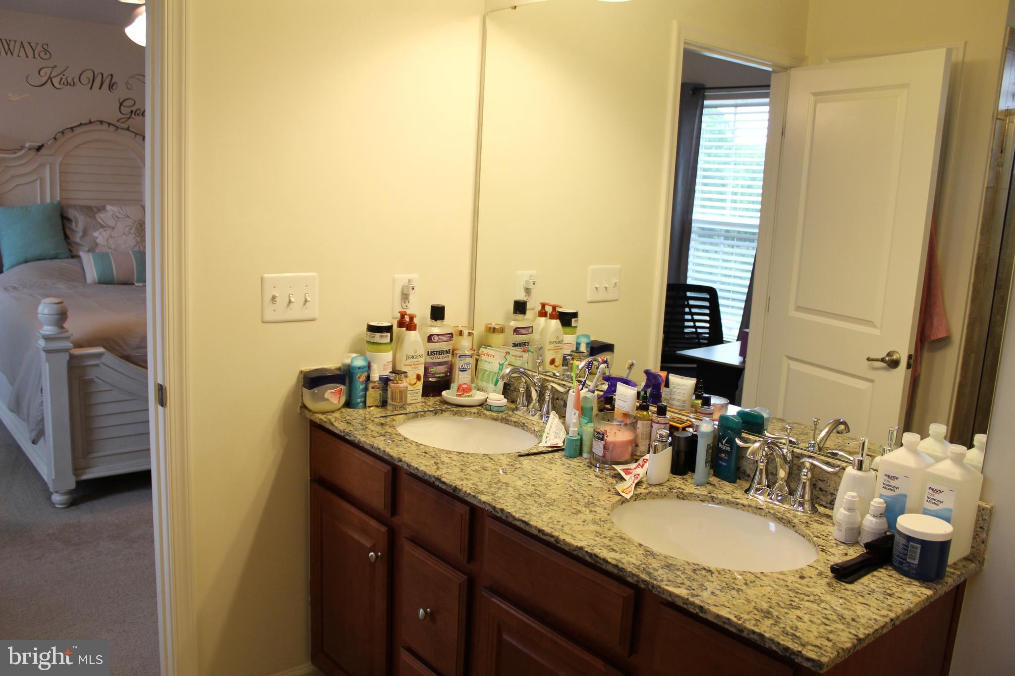 GOVERNORS ROW - Residential